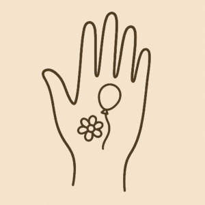 बच्चों के हाथों पर गुब्बारे और फूल का आकर्षक मेहंदी डिज़ाइन।