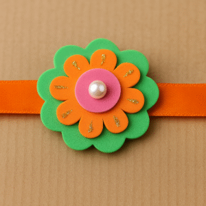 बच्चों के लिए फोम शीट से बनाई गई सुंदर राखी का नजदीकी दृश्य